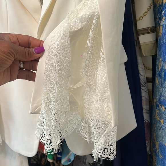 FENDAS White Pantsuit w Lace Design Trim 34/XS - Picture 9 of 16